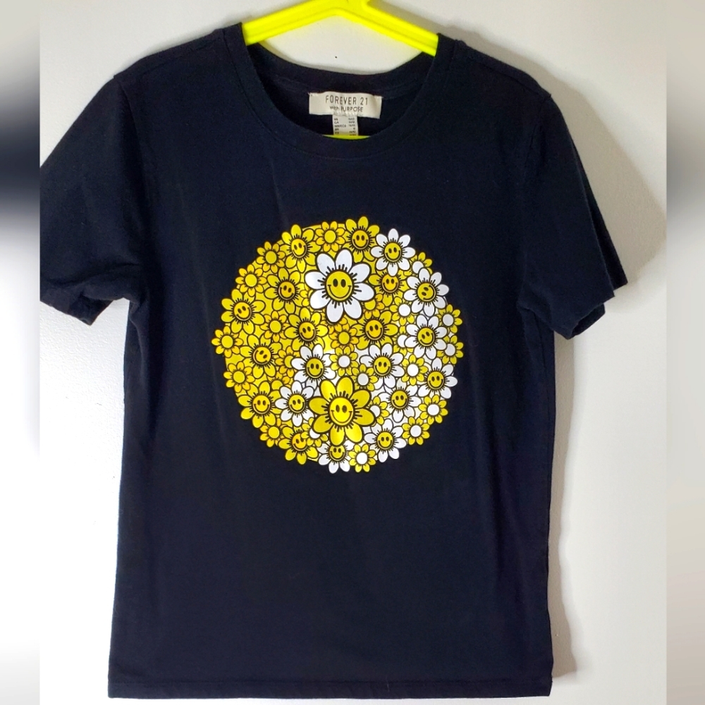 Girls Happy Face Tee forever 21 Size Large